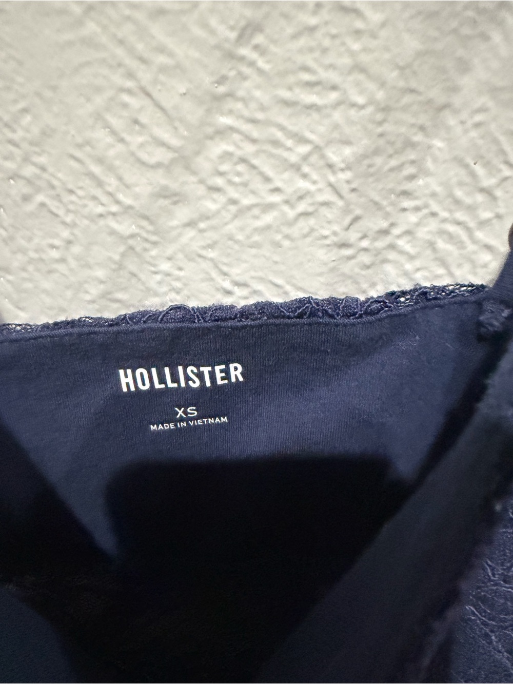 Hollister Navy Lace Cami with White Trim Y2K EUC - Picture 2 of 3